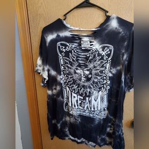3/$15 Dirty Laundry Dream Tie Dye sliced top 2X